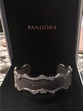 Pandora lace of love cuff bracelet bangle
